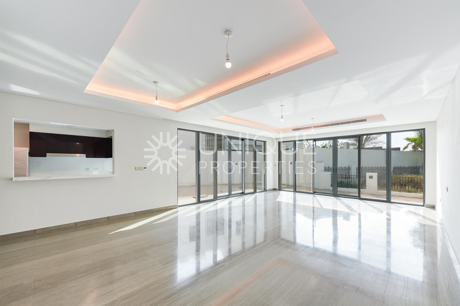 Corner | Full Golf Course View | Huge Layout