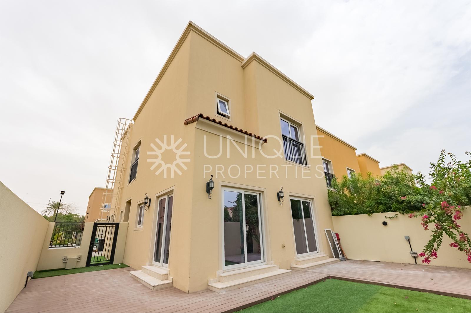 Corner plot | Single row | Next to amenities