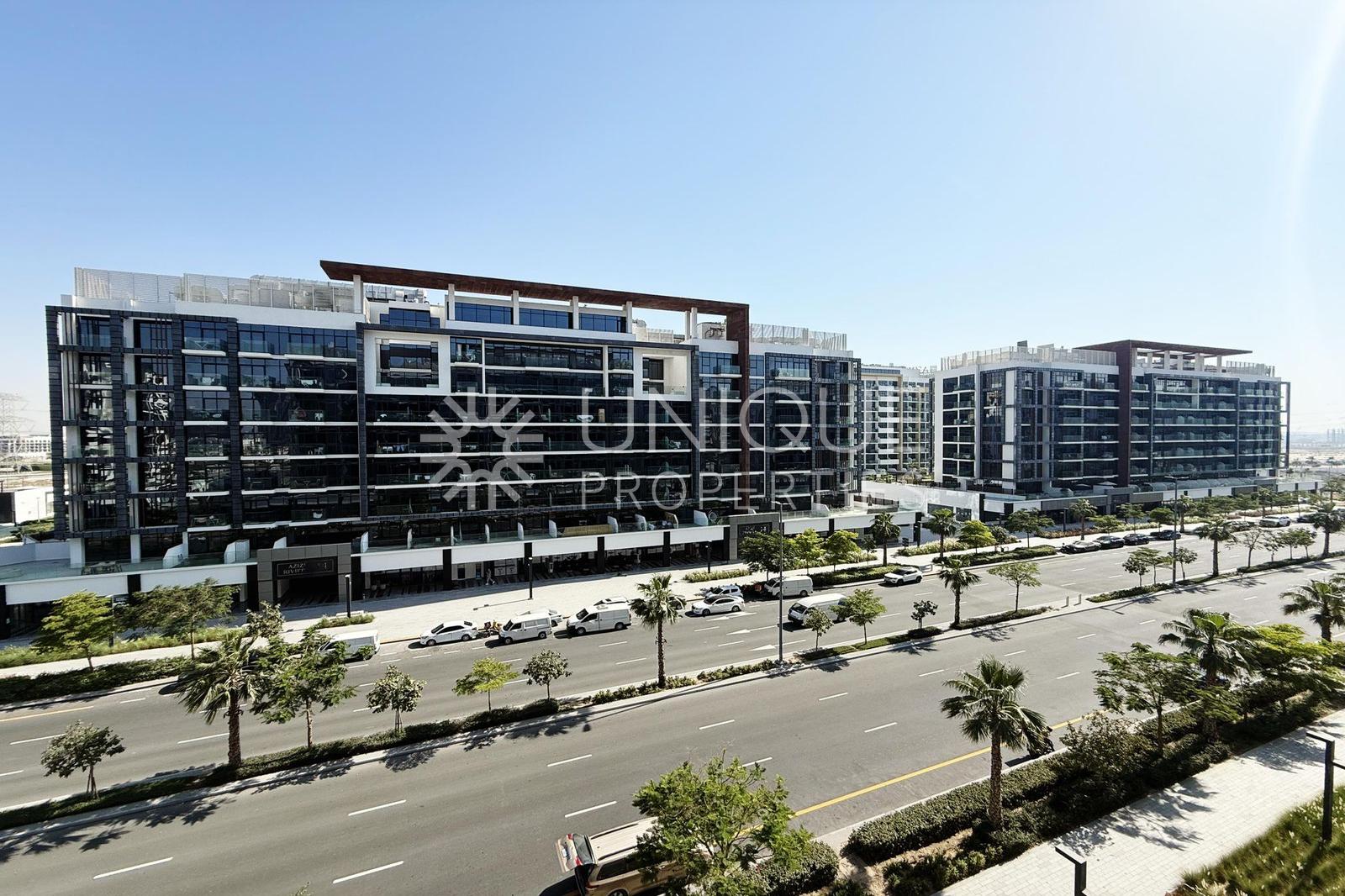 Vacant Now | Golf Course View | Spacious