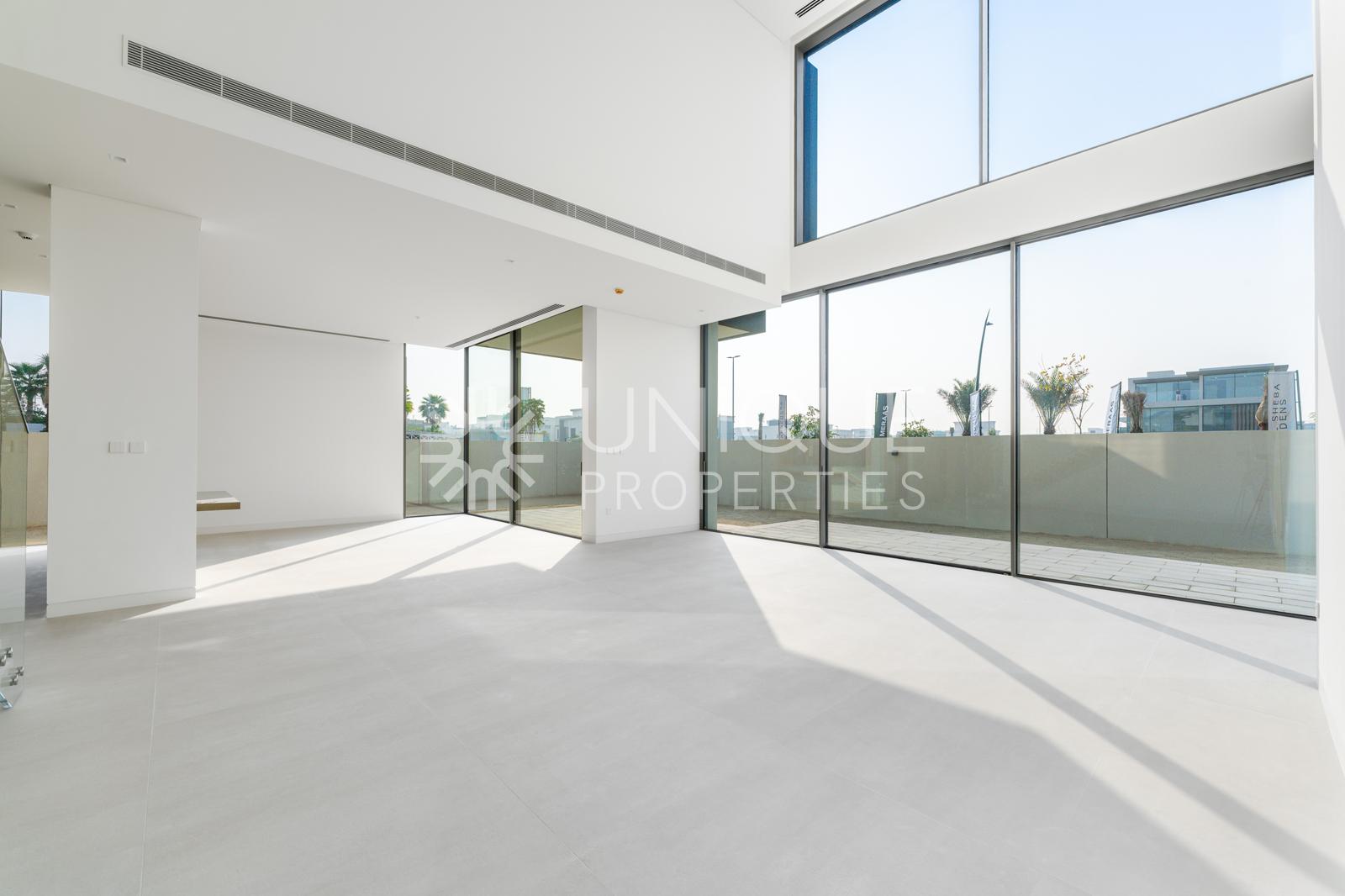 Single Row | Corner Unit | Vacant