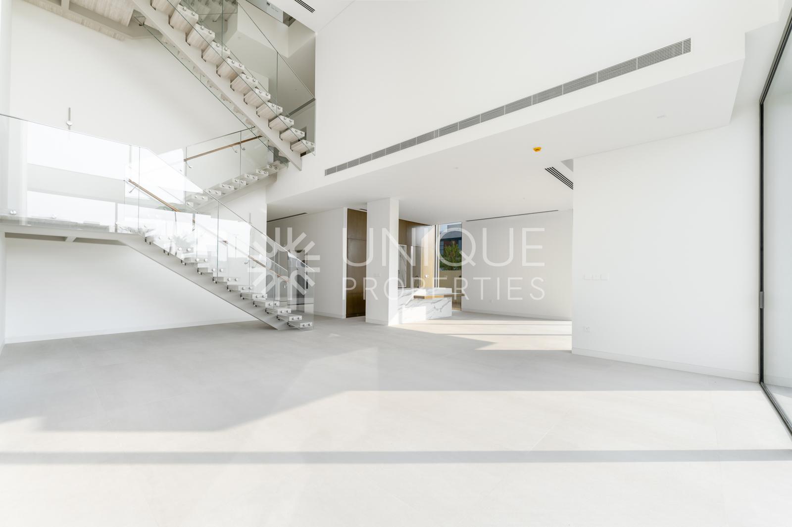 Single Row | Corner Unit | Vacant