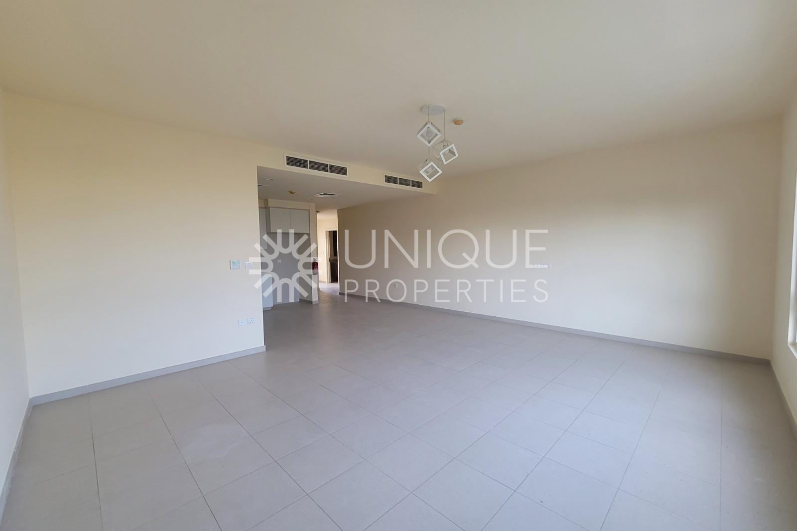 Chiller free I Spacious Size I Vacant