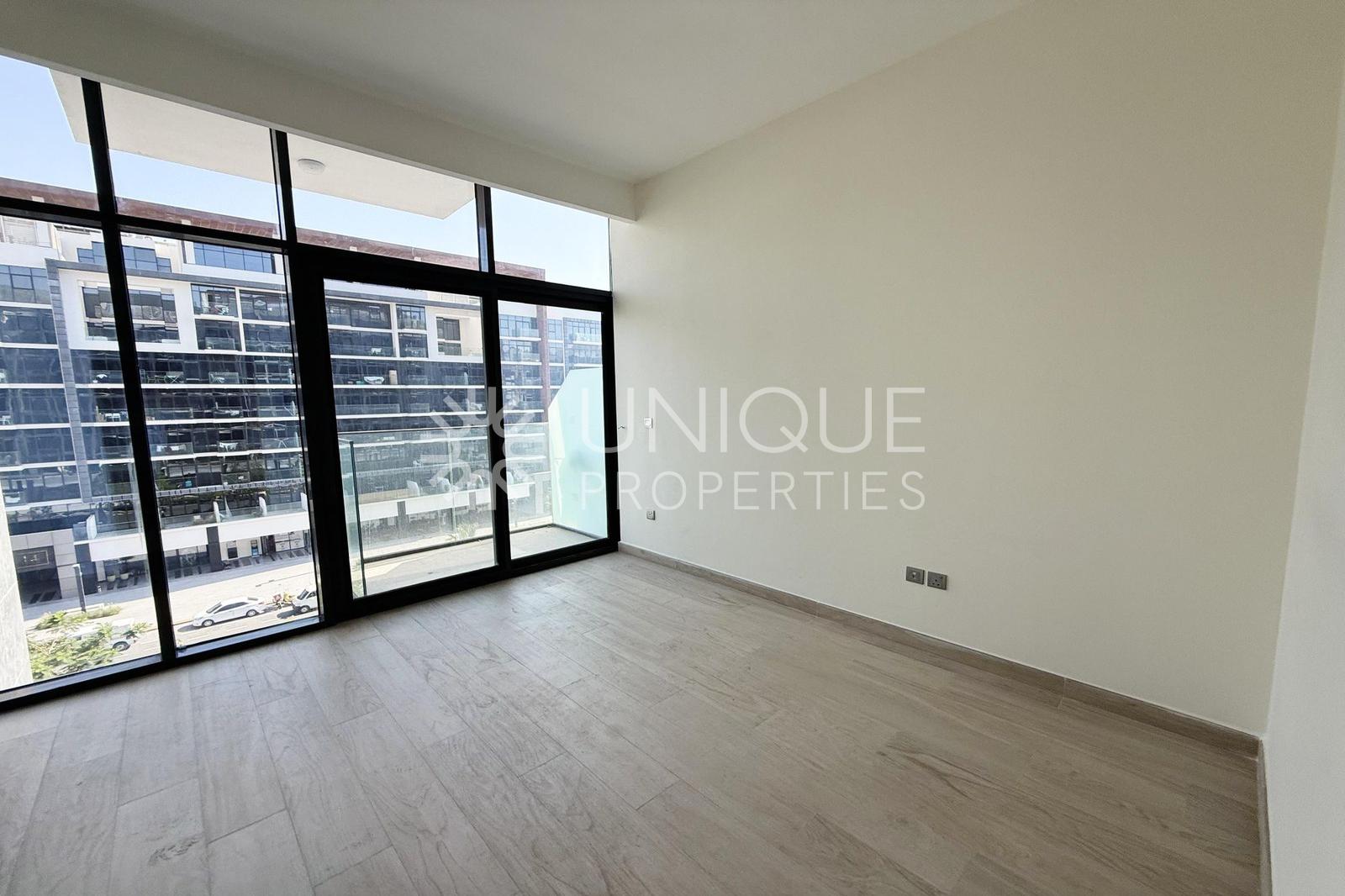 Vacant Now | Golf Course View | Spacious