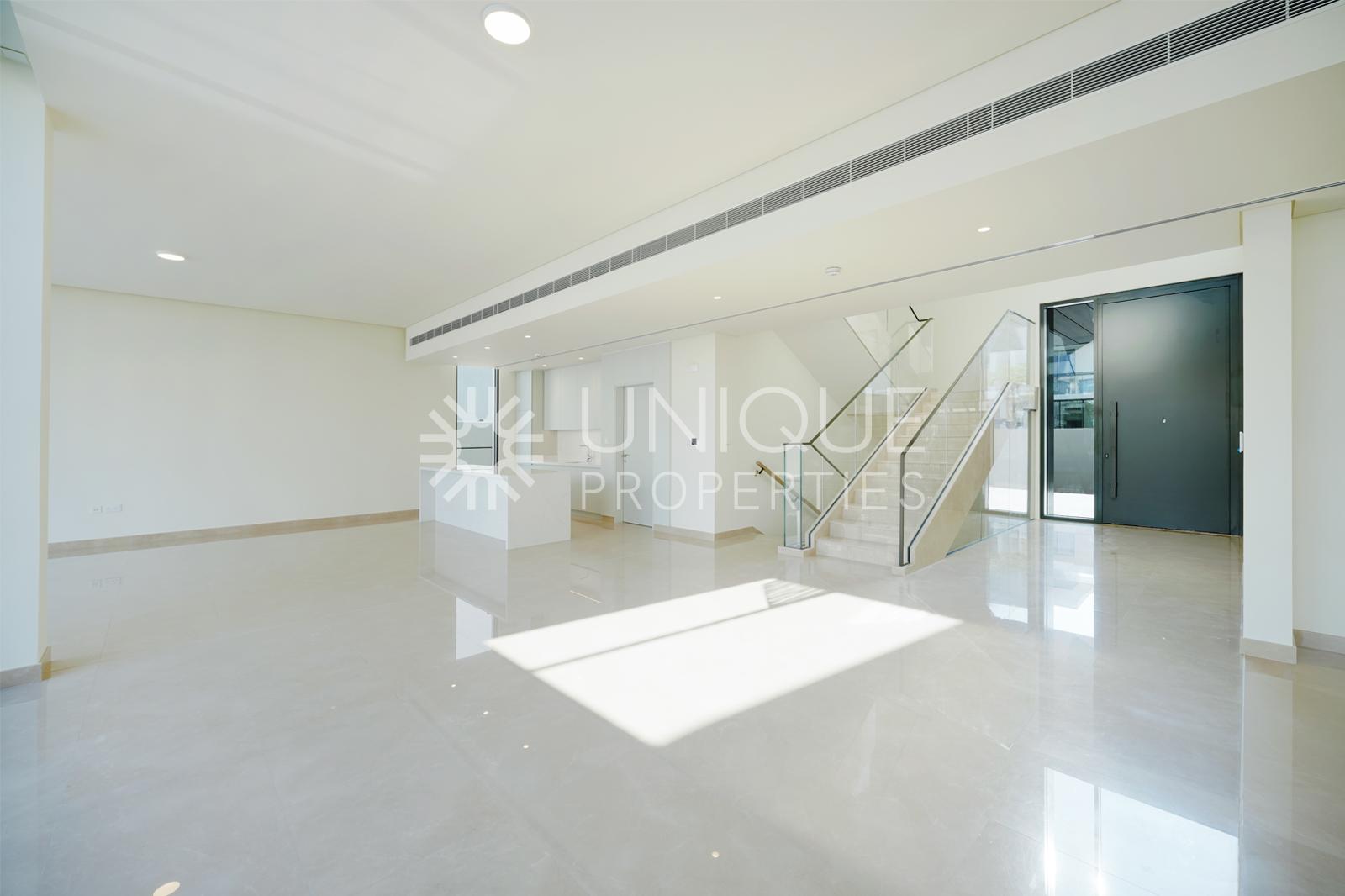 Exclusive Address Villa | Classic Facade | Lagoon