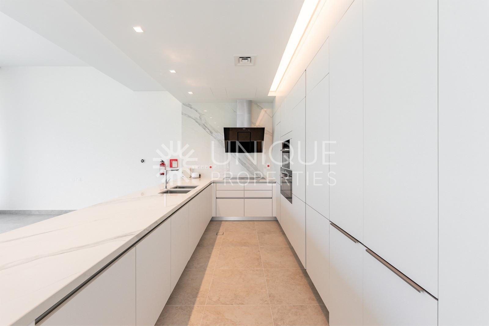 Luxury | Stunning | Spacious 4BR | Premium