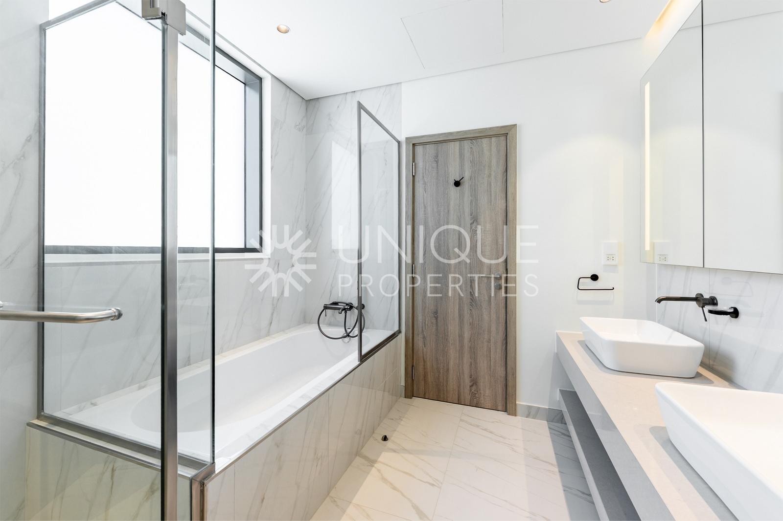 Luxury | Stunning | Spacious 4BR | Premium