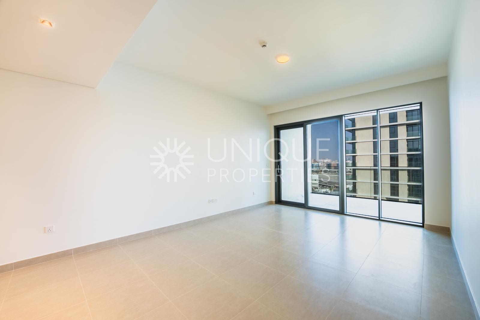 Stunning Layout | Sea View | Top Floor