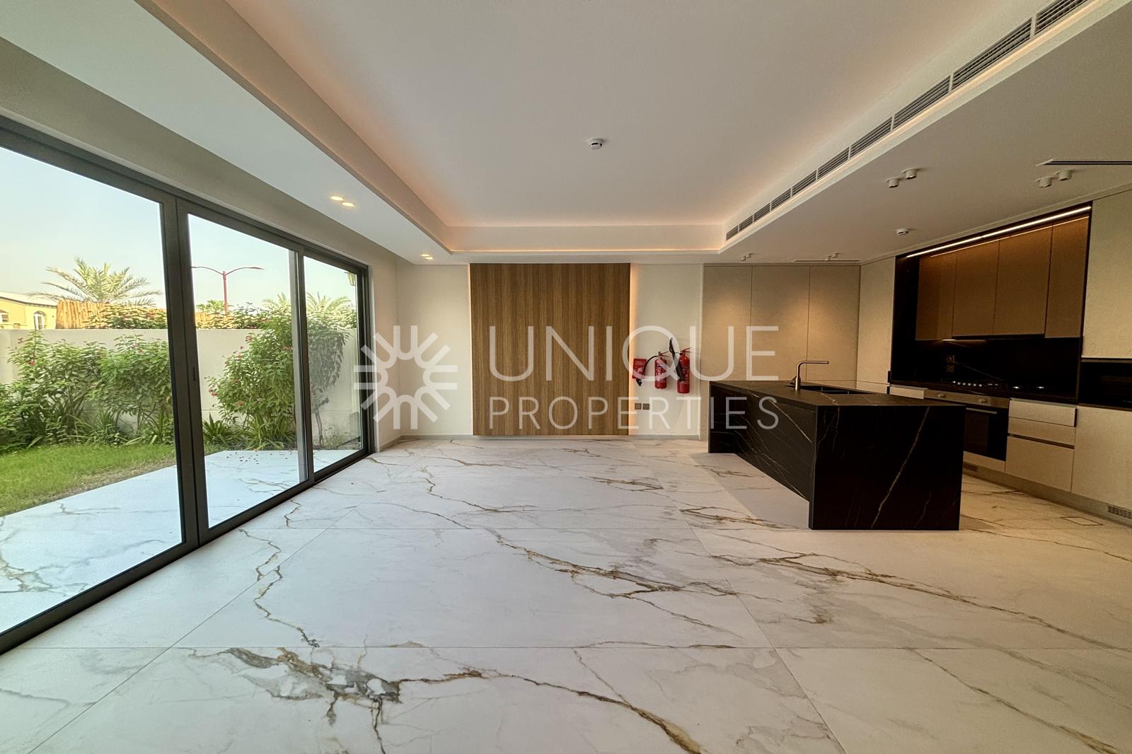 AREA SPECIALIST | OPTIONS AVAILABLE | VACANT