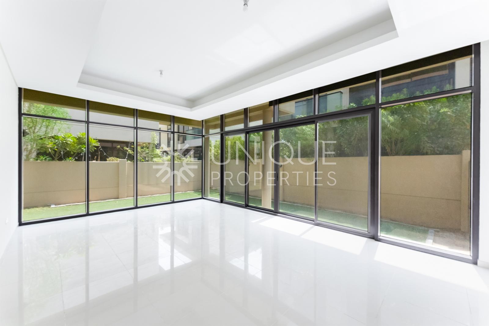 Flexible Cheques | Vacant | Corner Unit