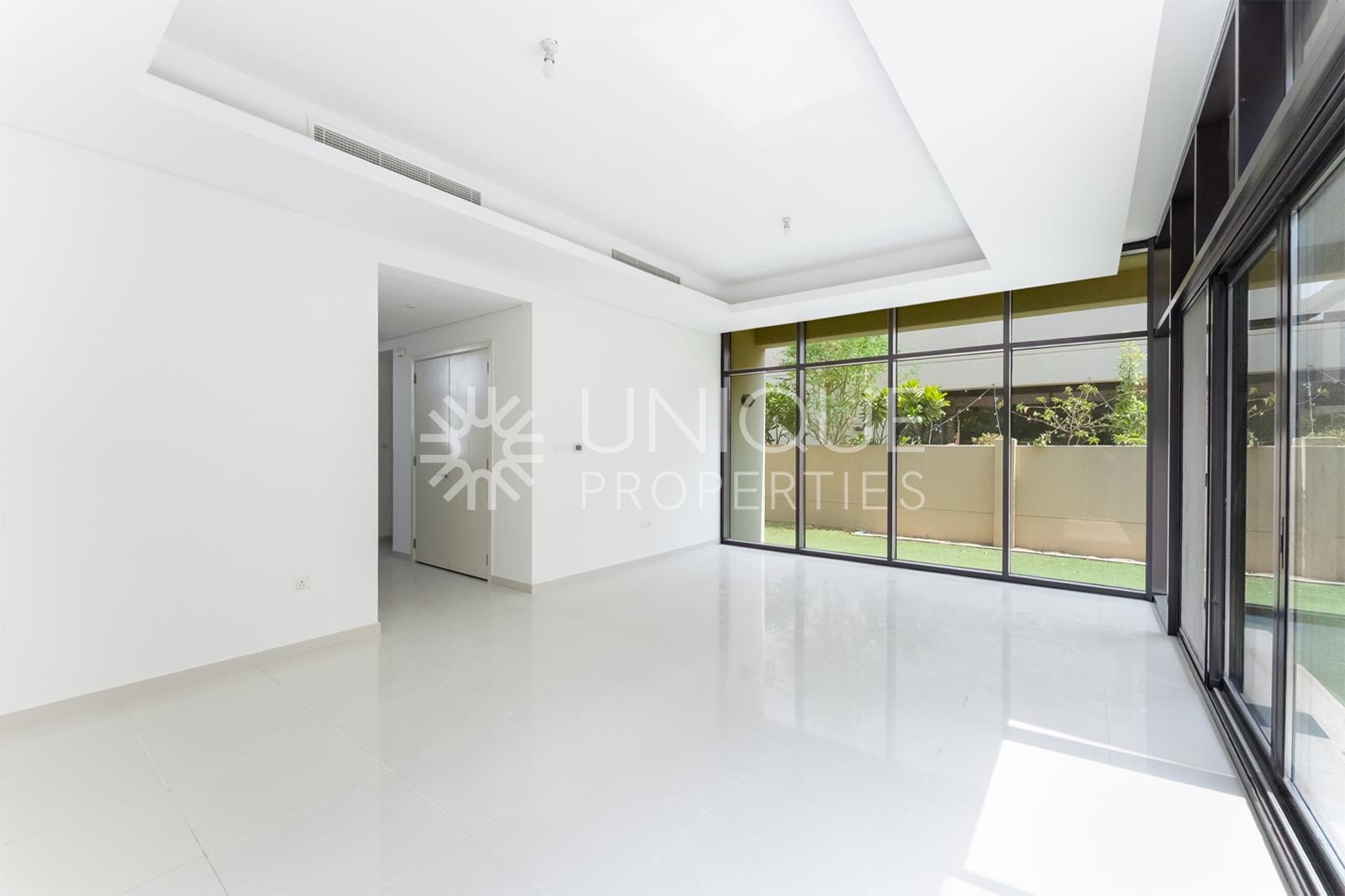 Flexible Cheques | Vacant | Corner Unit