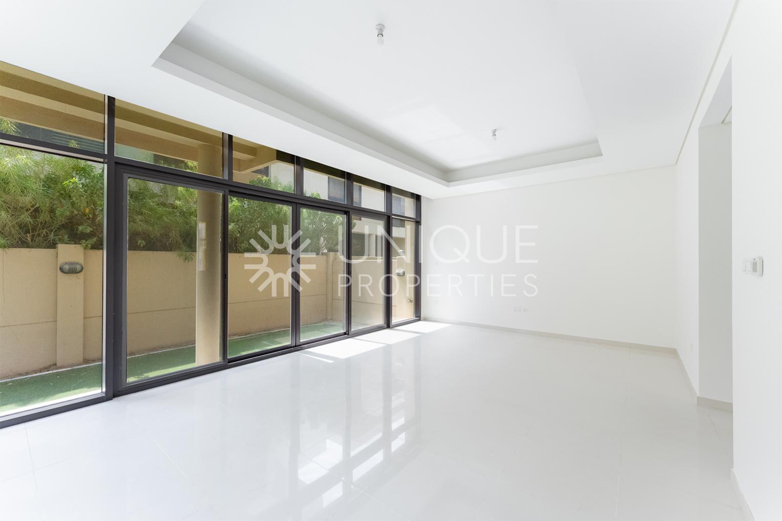 Flexible Cheques | Vacant | Corner Unit