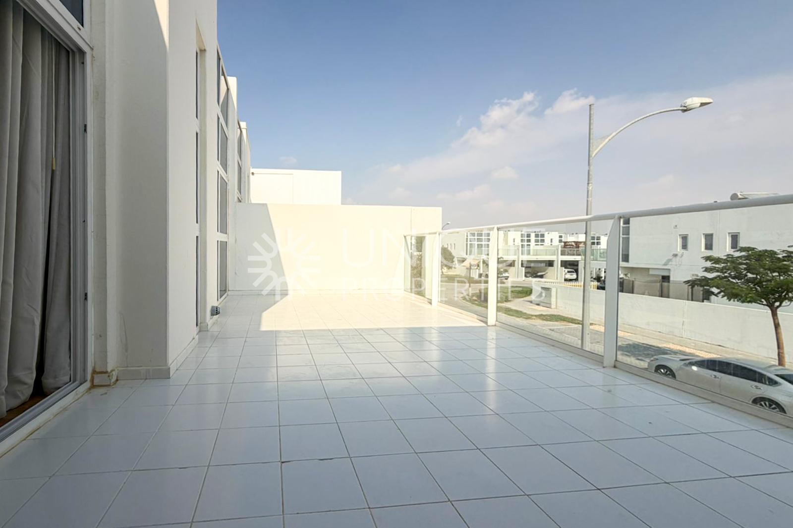 3BR + Maids | Vacant |  Huge Layout