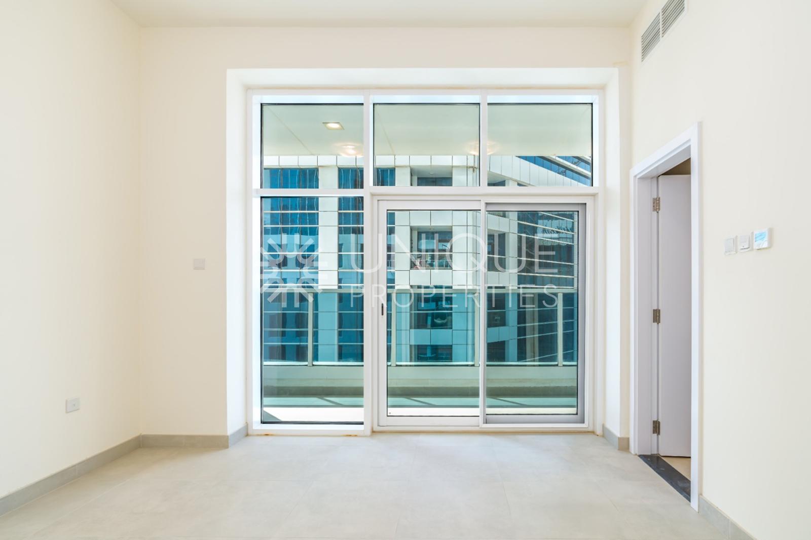 Vacant & Ready | Prime Location | Modern Living