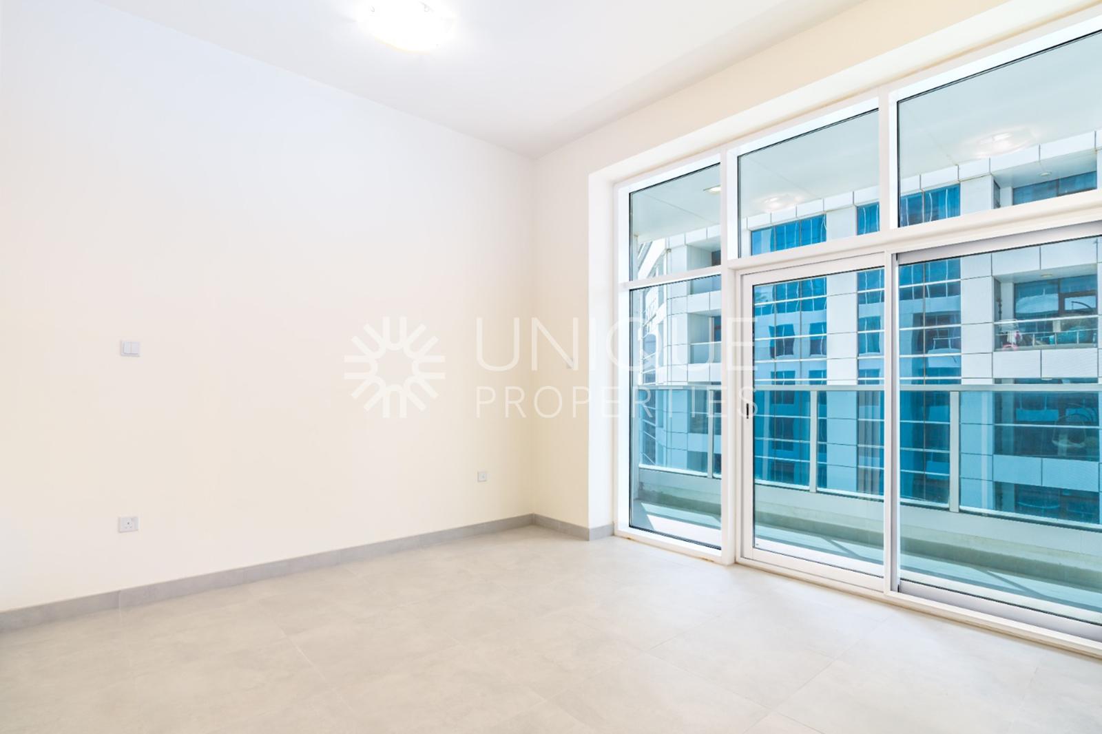 Vacant & Ready | Prime Location | Modern Living