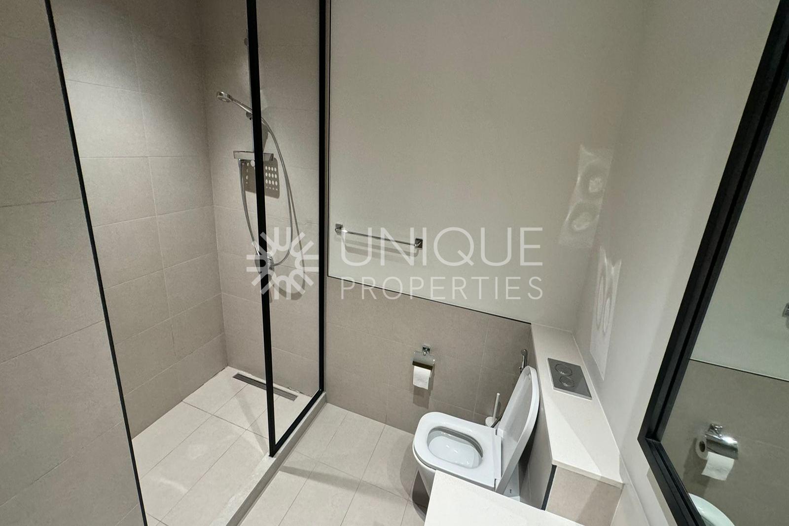 Vacant Now | Golf Course View | Spacious