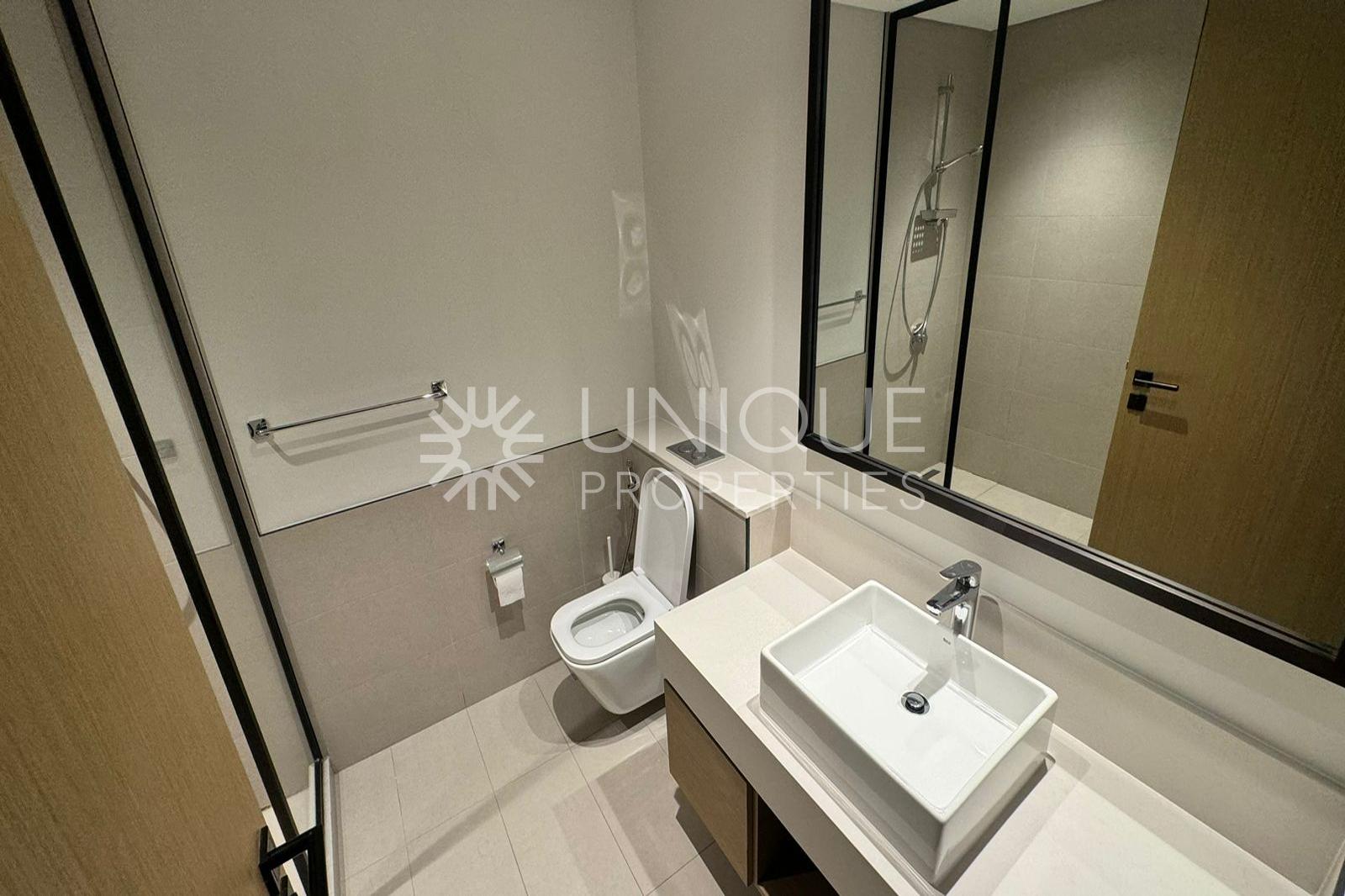 Vacant Now | Golf Course View | Spacious