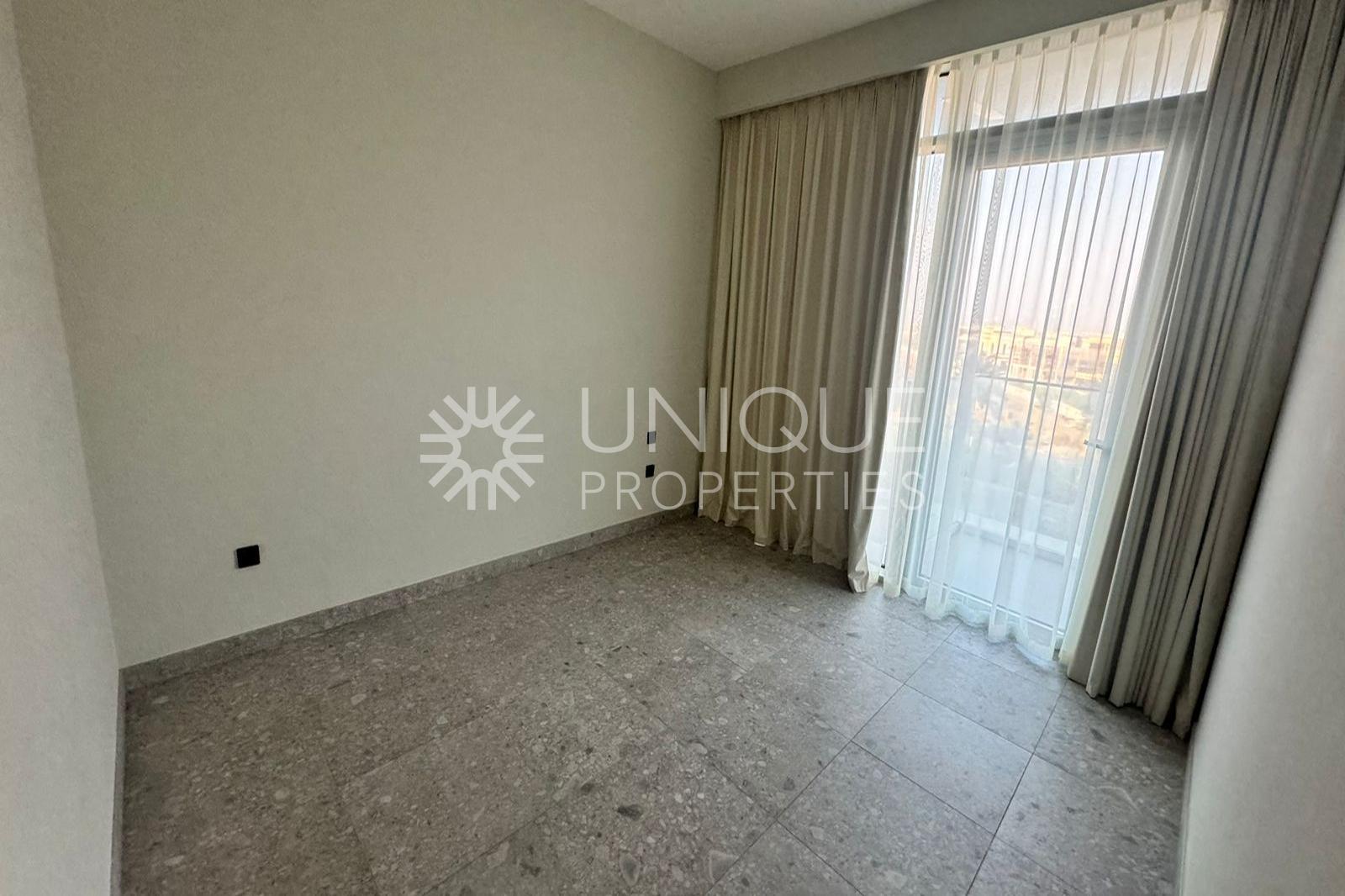 Vacant Now | Golf Course View | Spacious