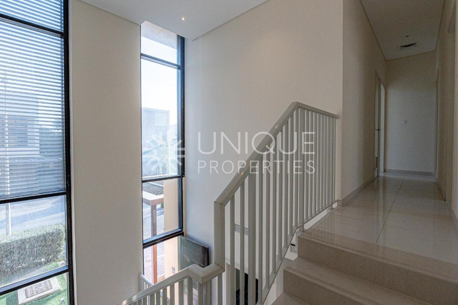 Flexible Cheques | Vacant | Corner Unit