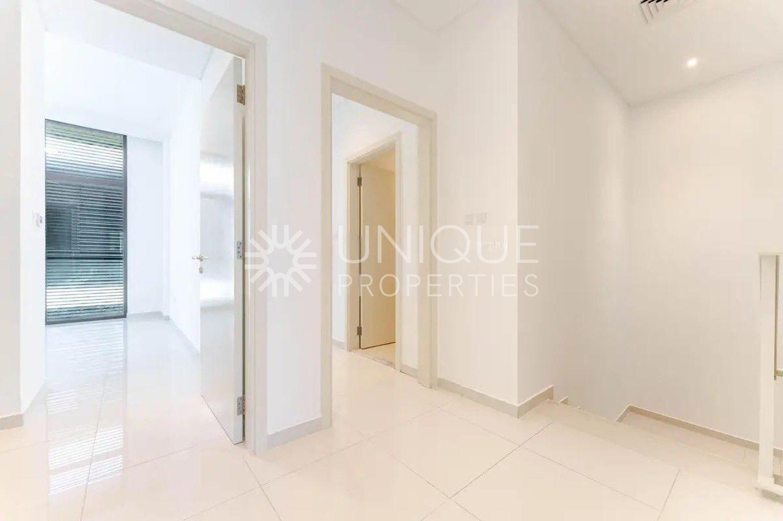 Flexible Cheques | Vacant | Corner Unit
