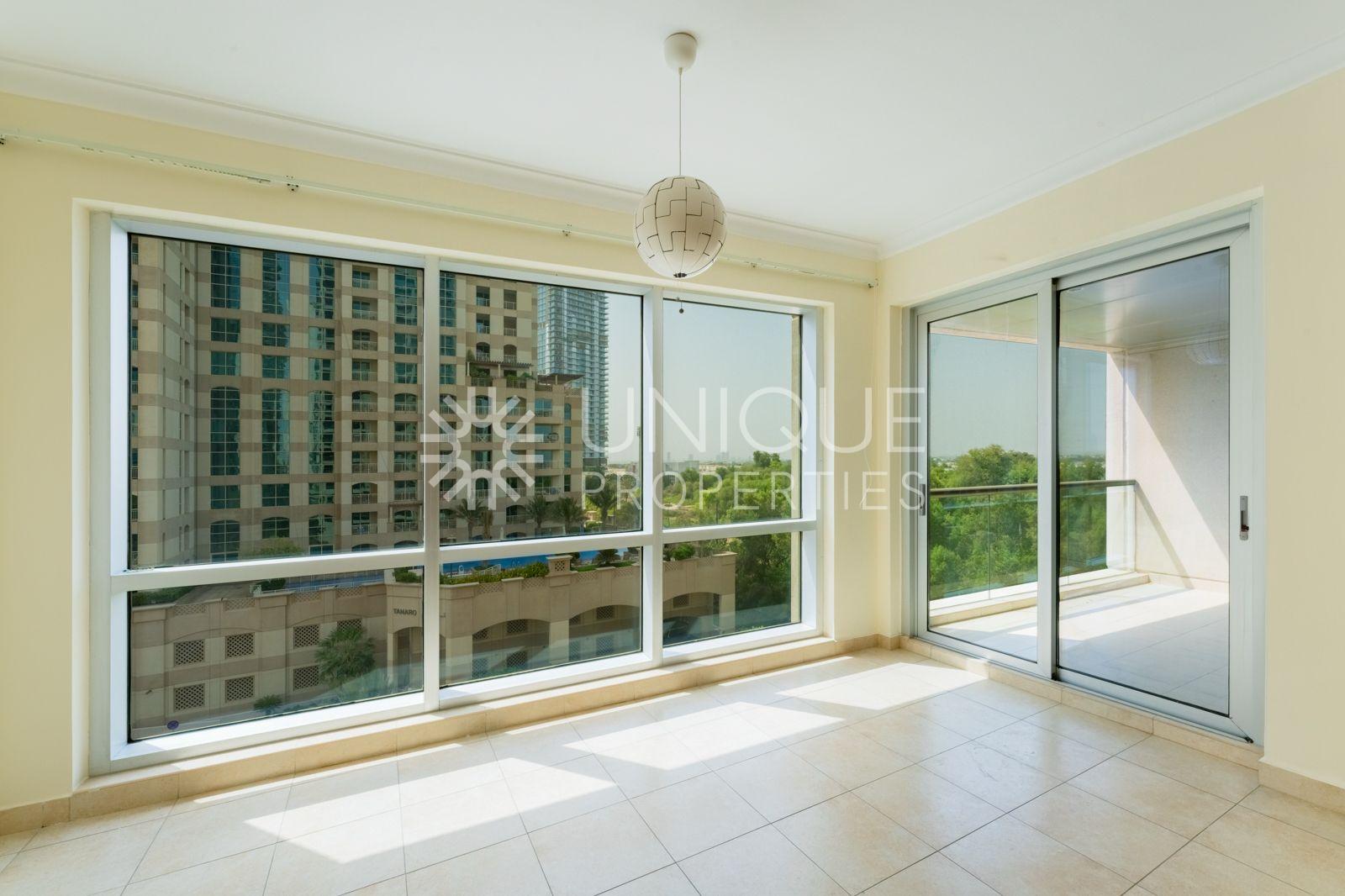Large Unit | Vacant | Pool and Golf View