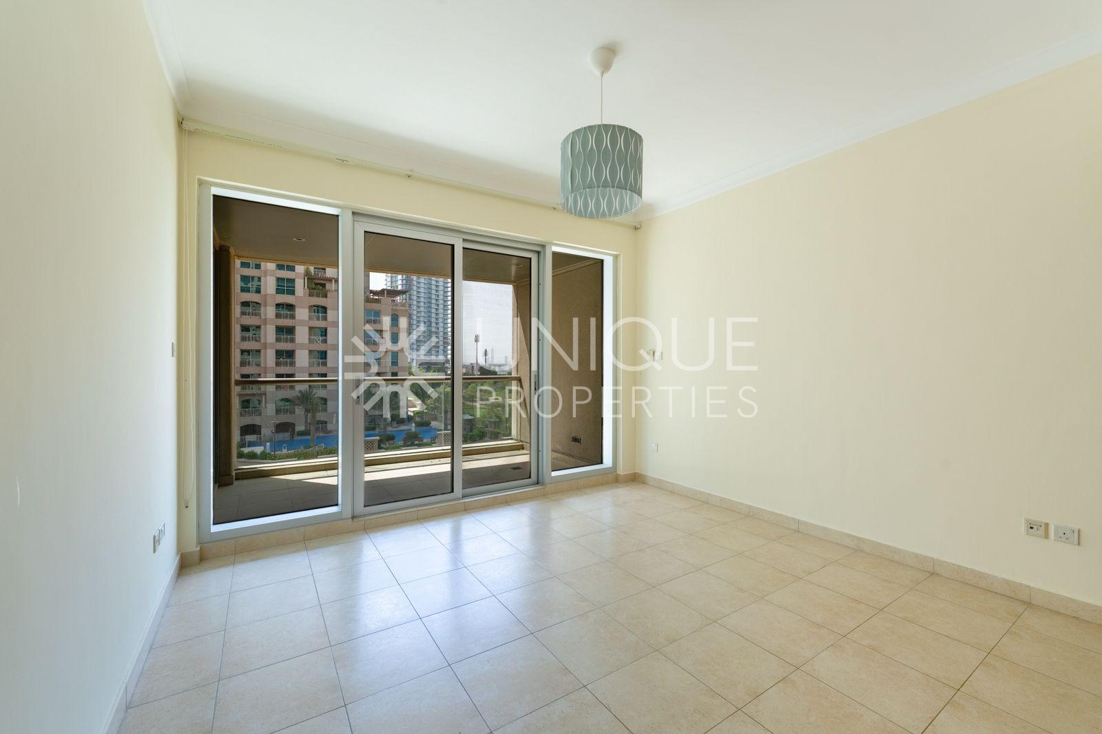 Large Unit | Vacant | Pool and Golf View