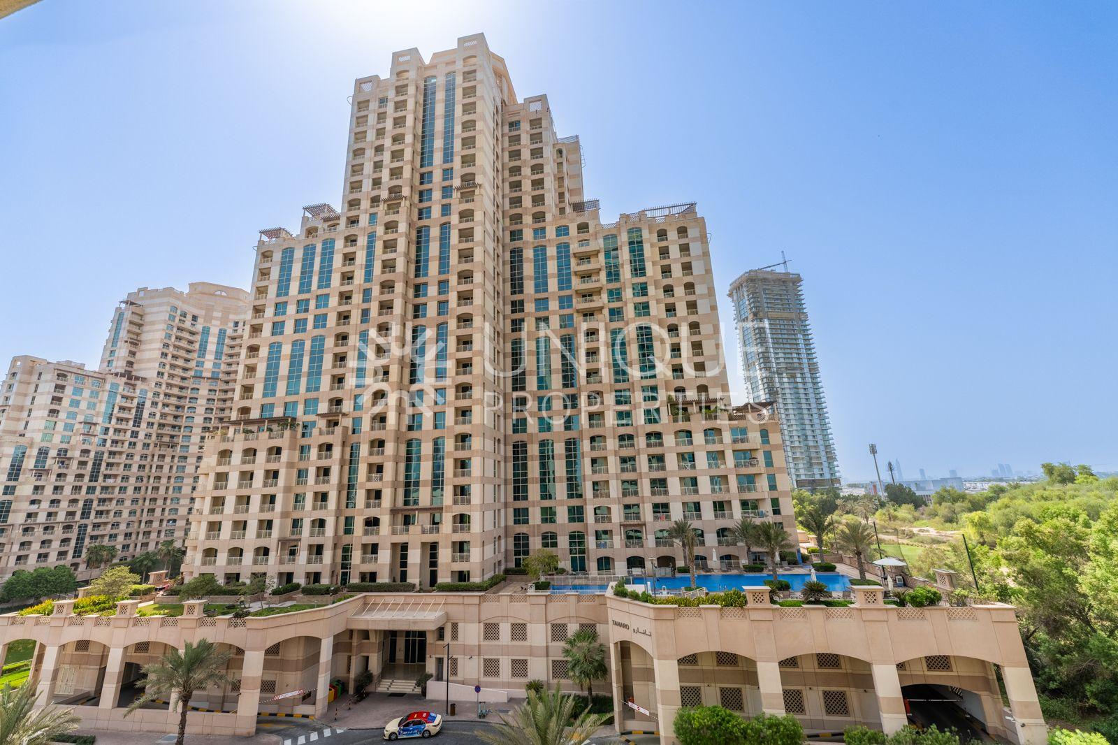 Large Unit | Vacant | Pool and Golf View