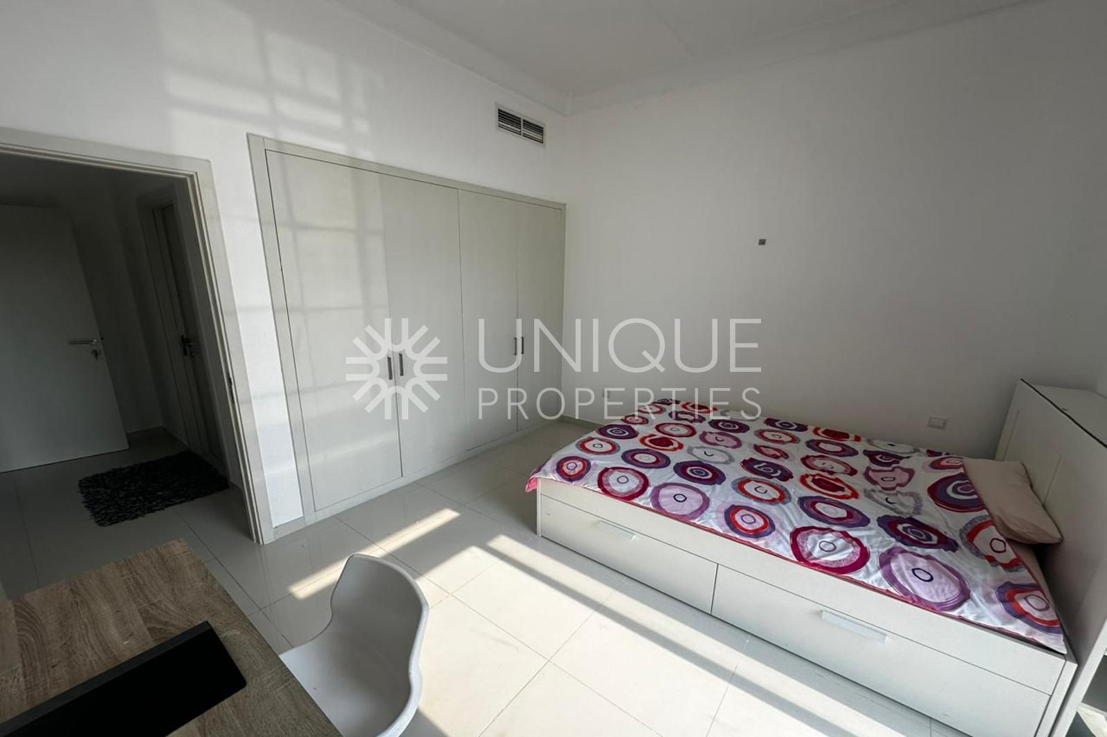Single Row | Landscaped | Vacant In September
