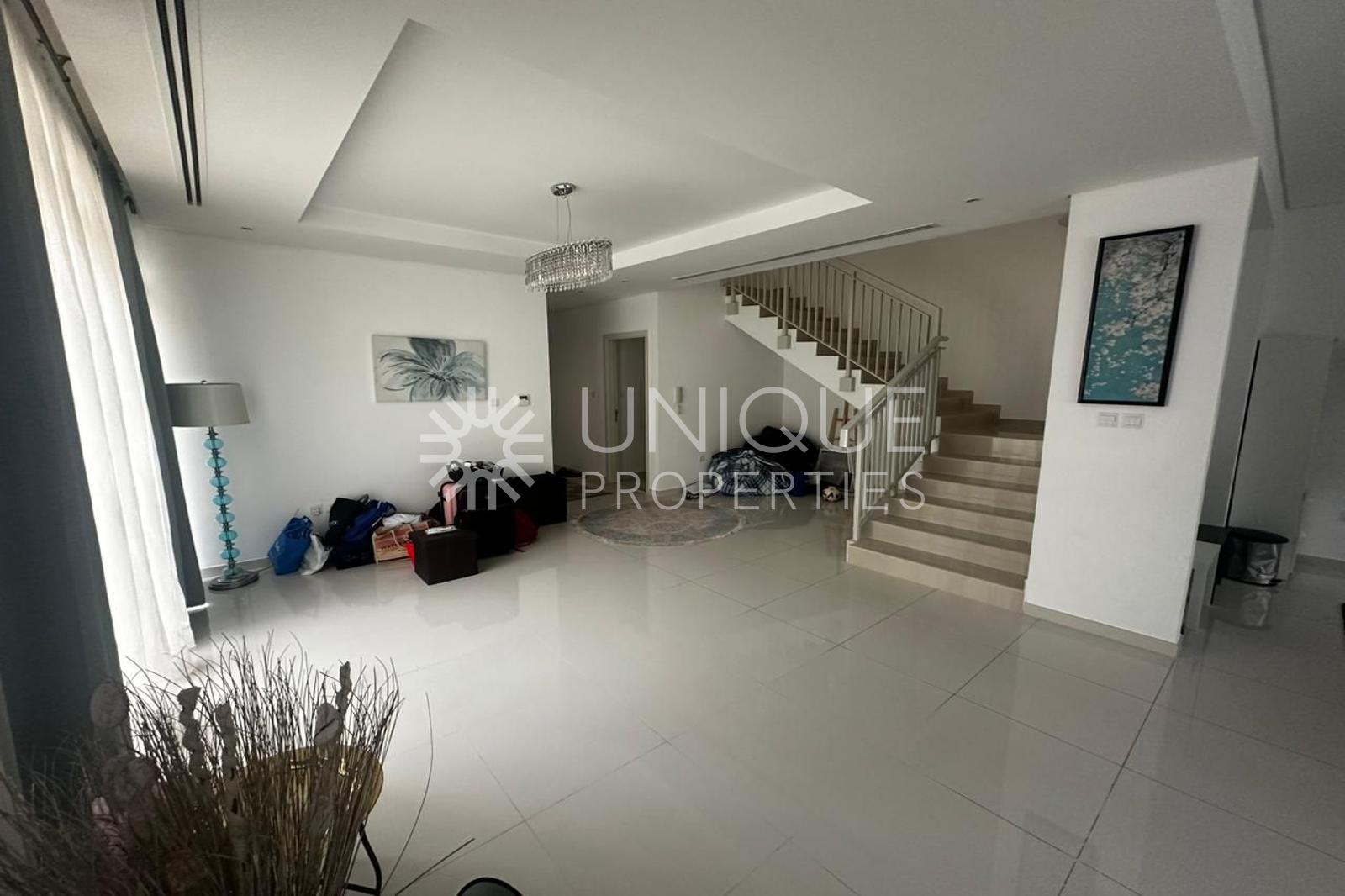 Single Row | Landscaped | Vacant In September