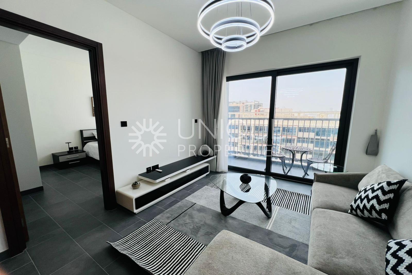 Vacant Furnished | Creek View | Bright