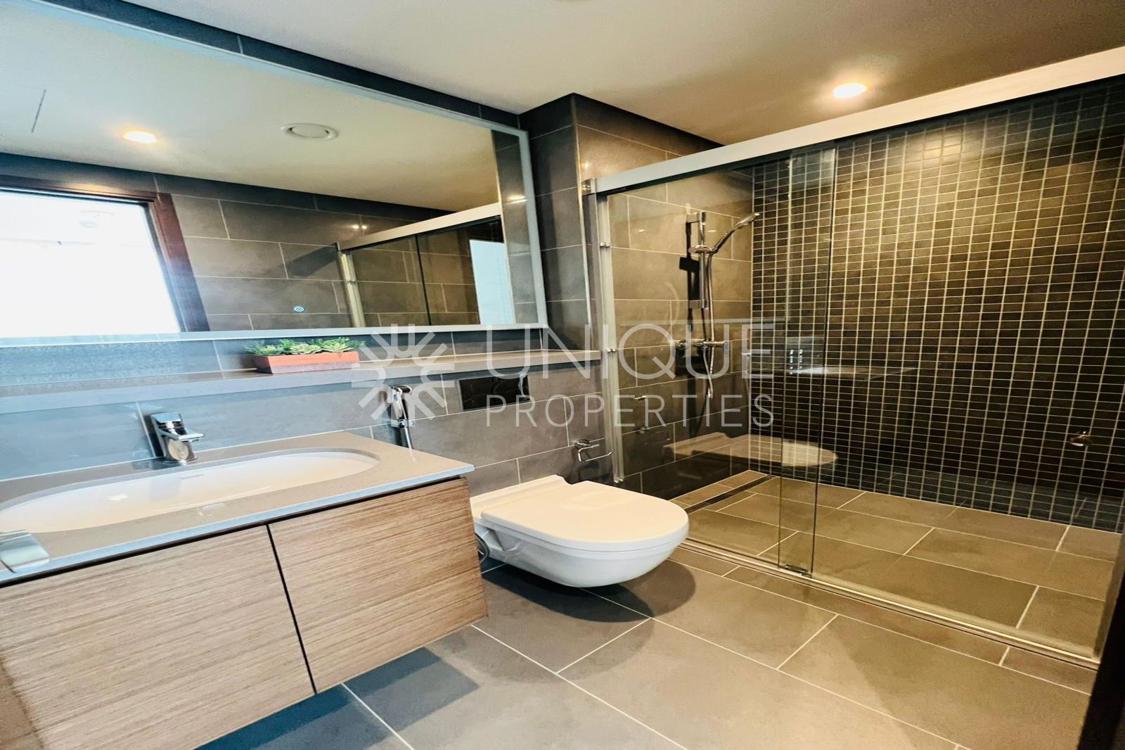 Vacant Furnished | Creek View | Bright