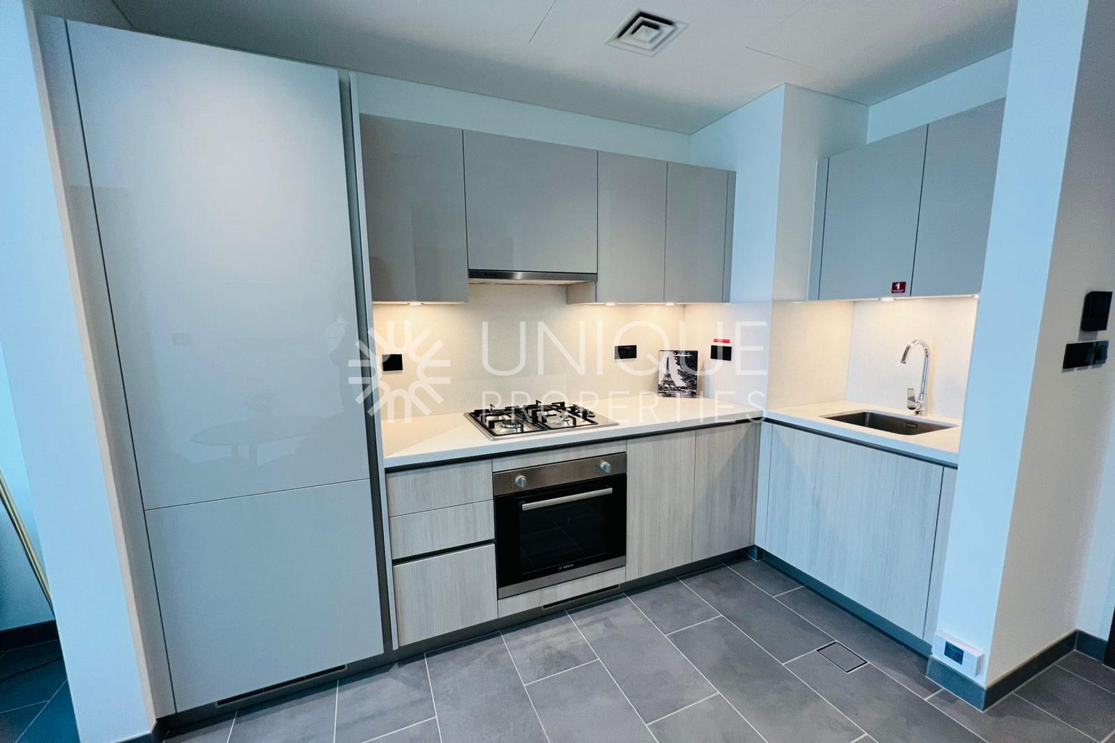 Vacant Furnished | Creek View | Bright