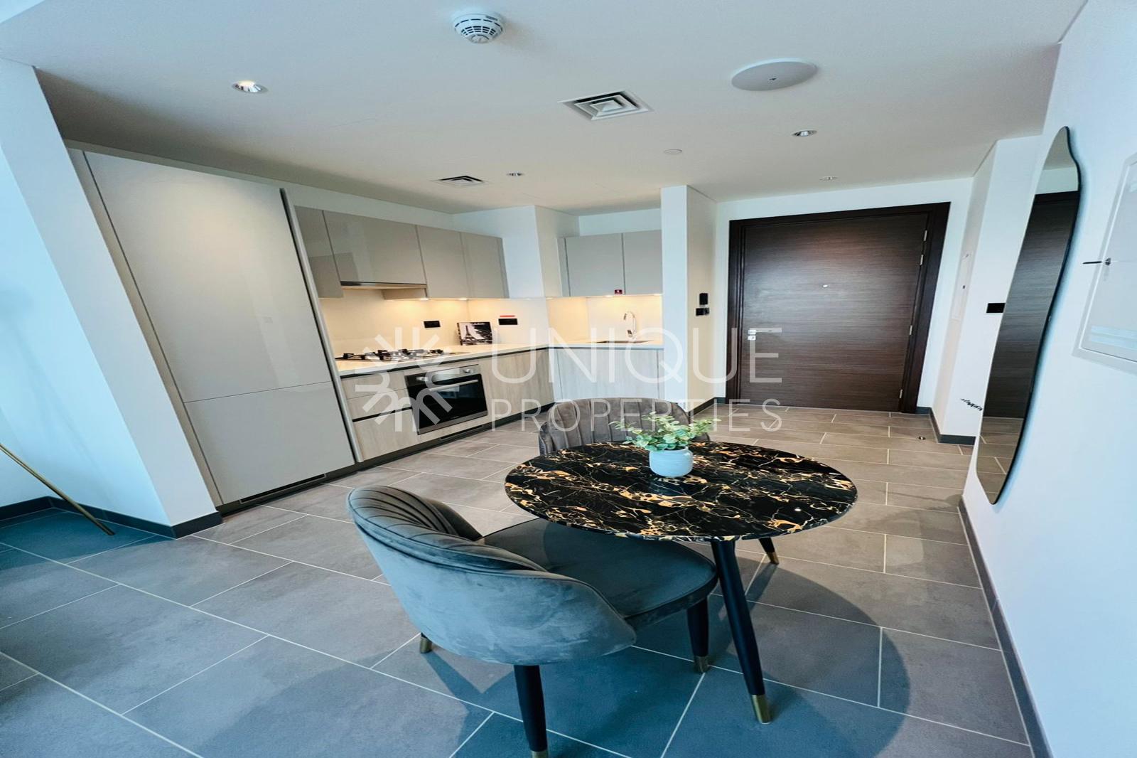 Vacant Furnished | Creek View | Bright