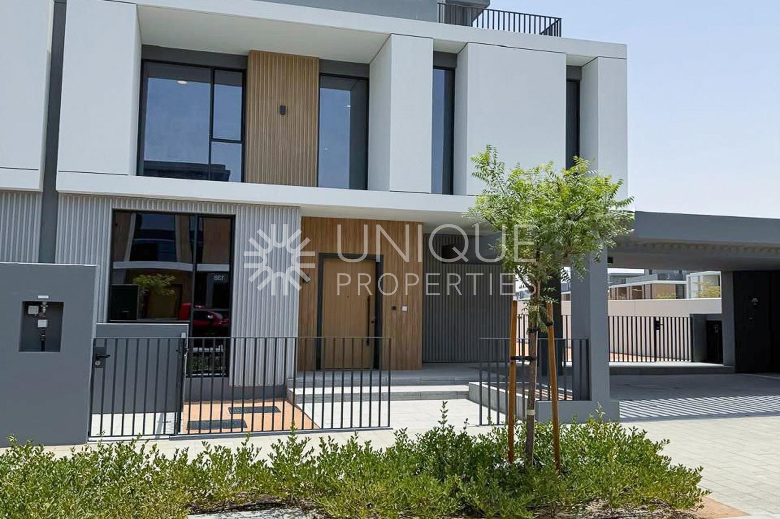 Exclusive | Corner Villa | Unique Plot