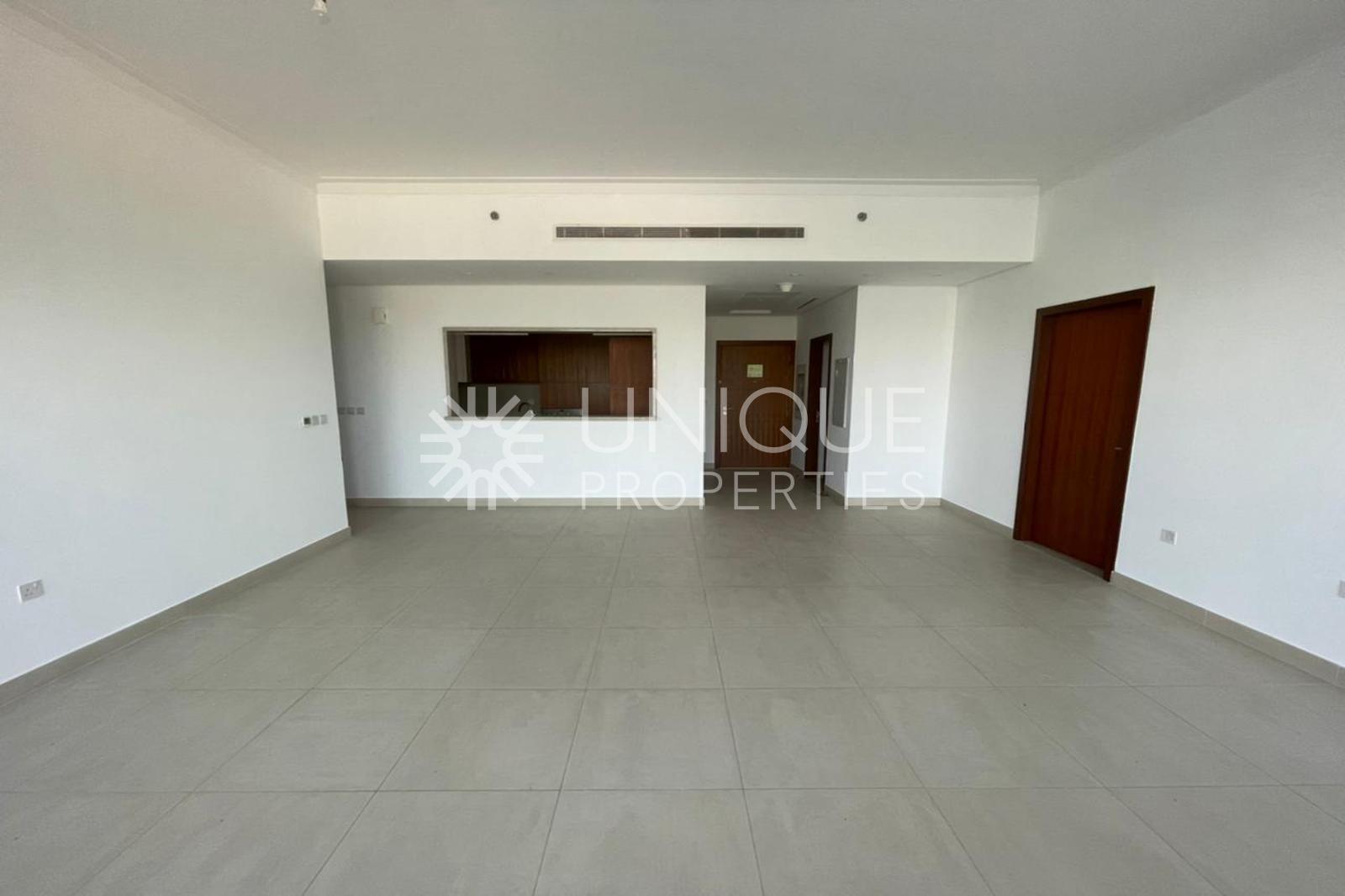 Stunning 3-Bedroom Apartment| Golf View|