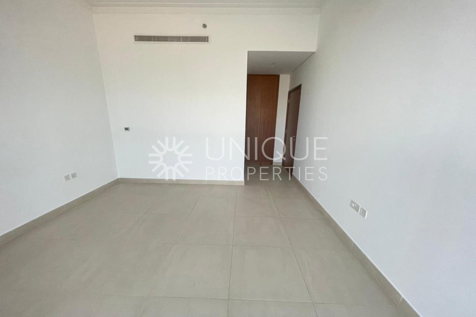 Stunning 3-Bedroom Apartment| Golf View|