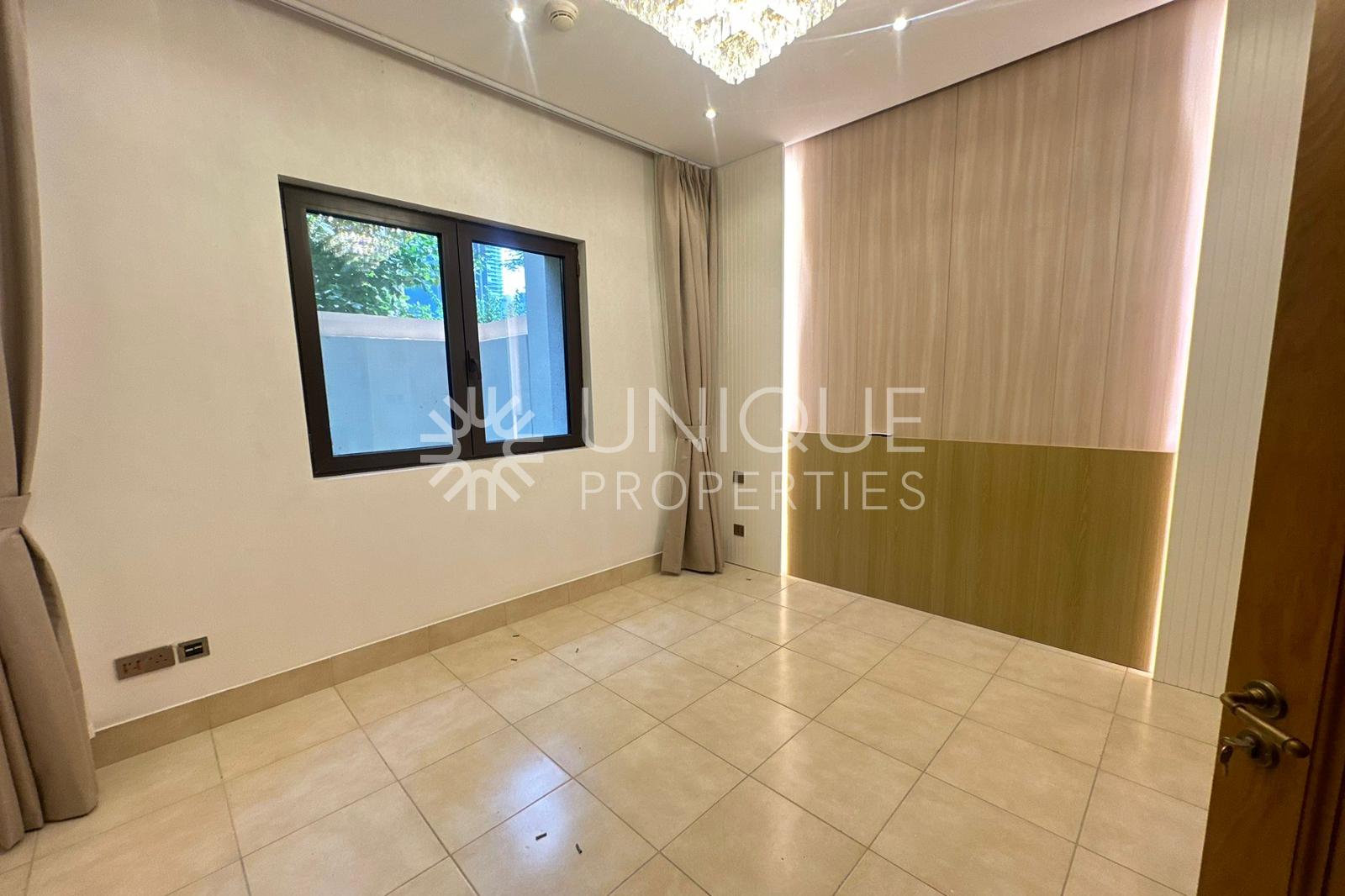 Spacious 2 bedroom| Private Large Garden |Upgraded