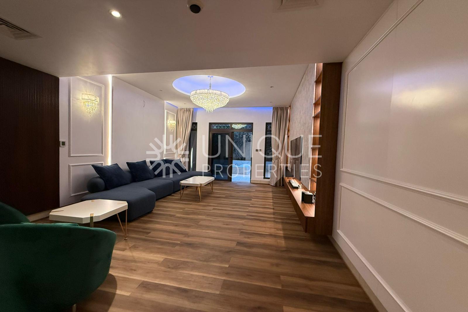 Spacious 2 bedroom| Private Large Garden |Upgraded