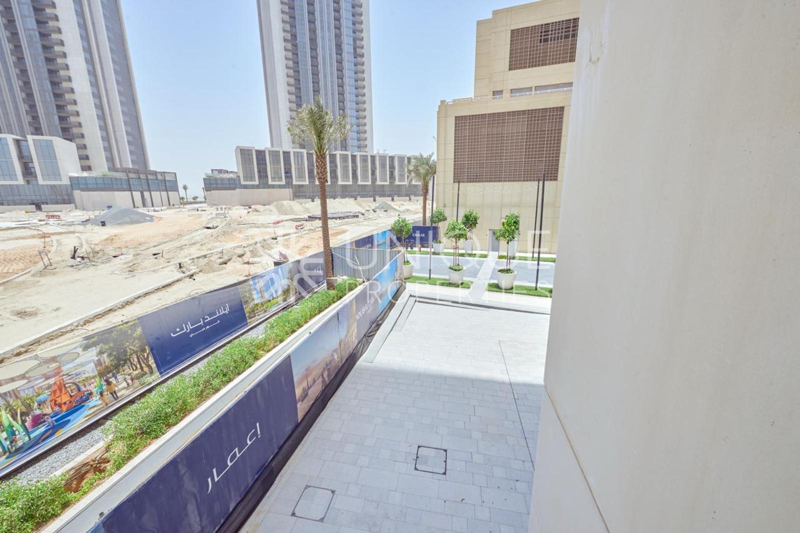 Waterfront Living | High-End Finishes