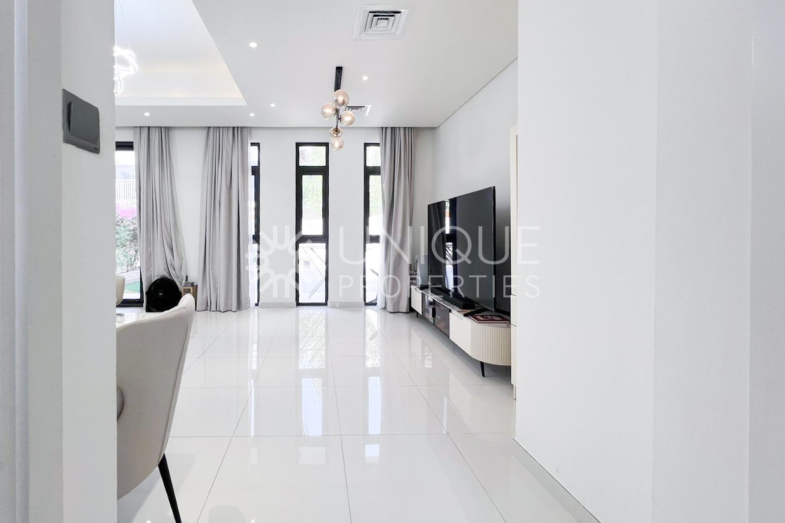 Corner Villa | Family-Friendly Living | Elegant