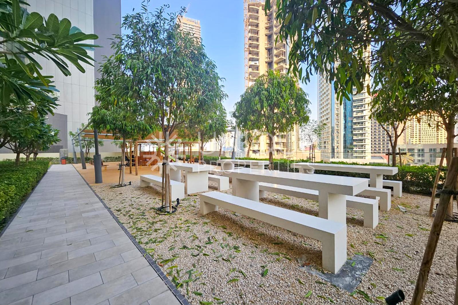 Burj Khalifa View | Fully Furnished | Vacant