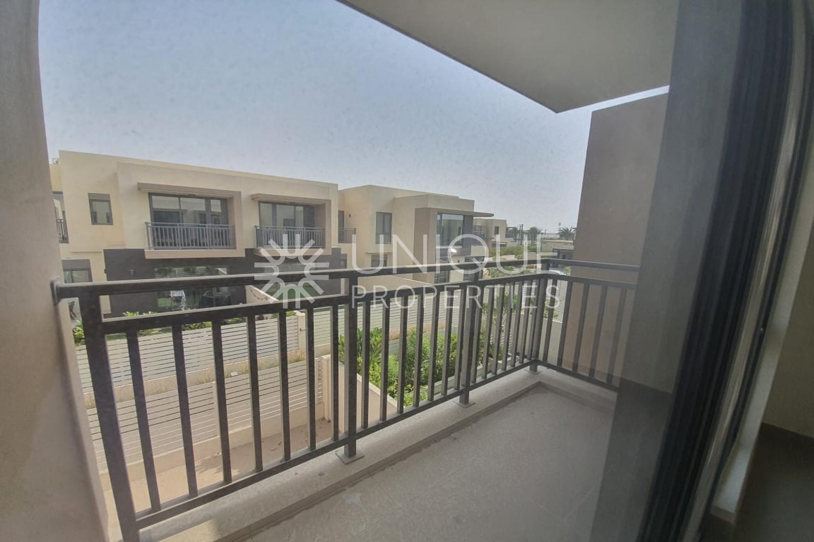 Camel Track Facing 2M | Prime Location