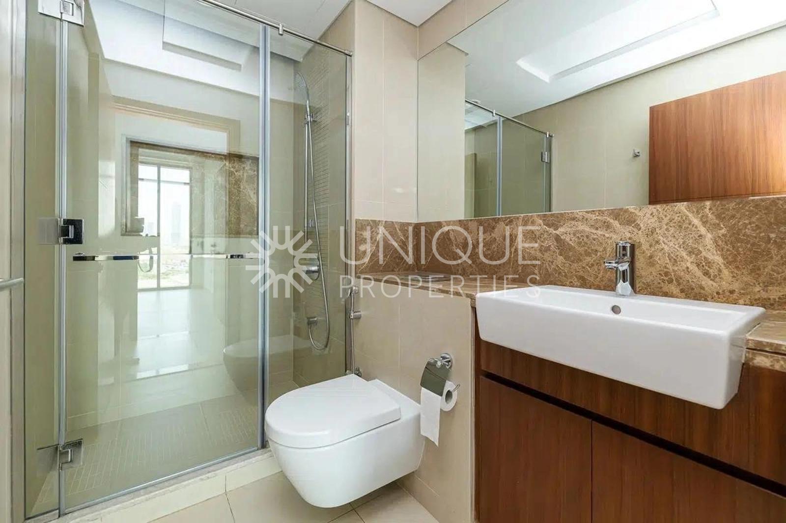 Elegant 2 bedroom | Marina Skyline View