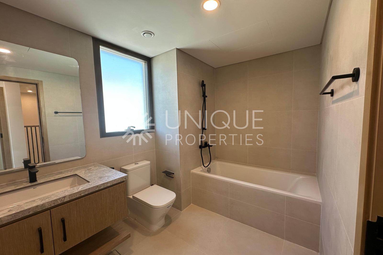 Single Row | Genuine Resale | End Unit