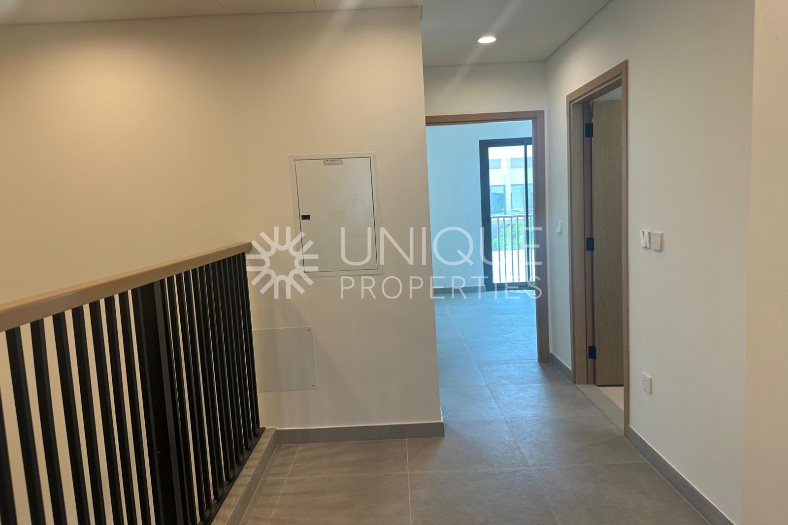 Single Row | Genuine Resale | End Unit