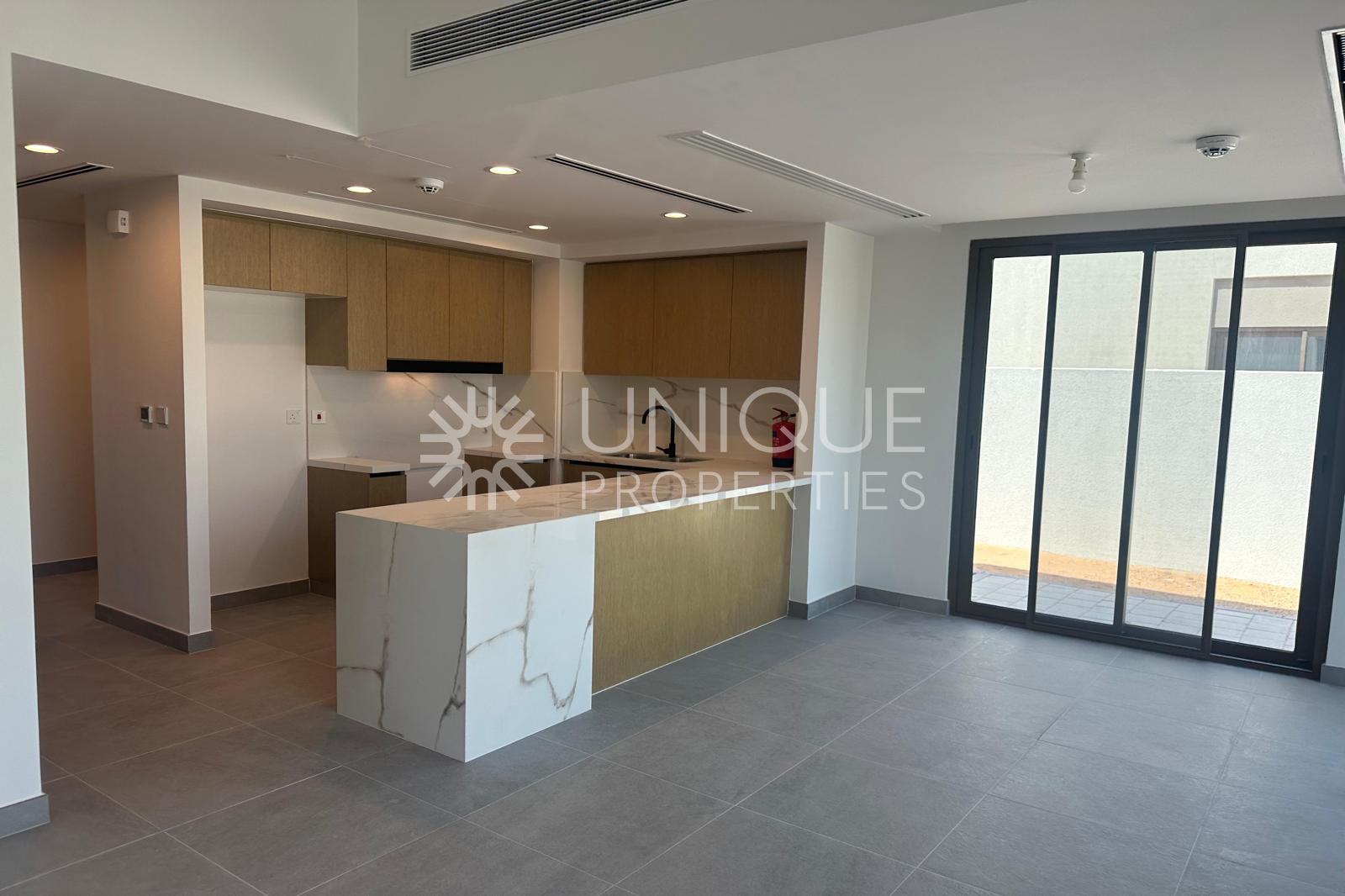 Single Row | Genuine Resale | End Unit