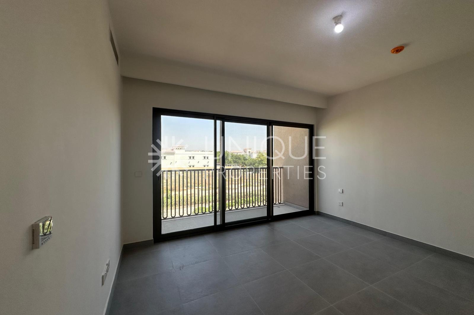 Single Row | Genuine Resale | End Unit