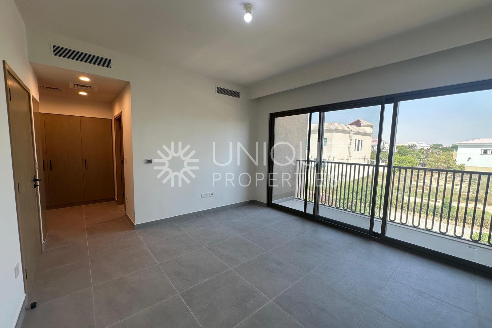 Single Row | Genuine Resale | End Unit