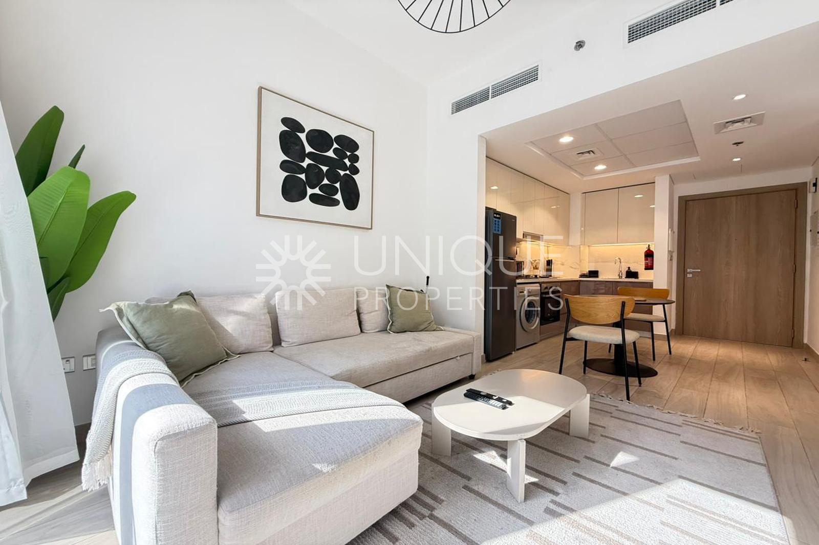 Fully Furnished | Upgraded | Pool View