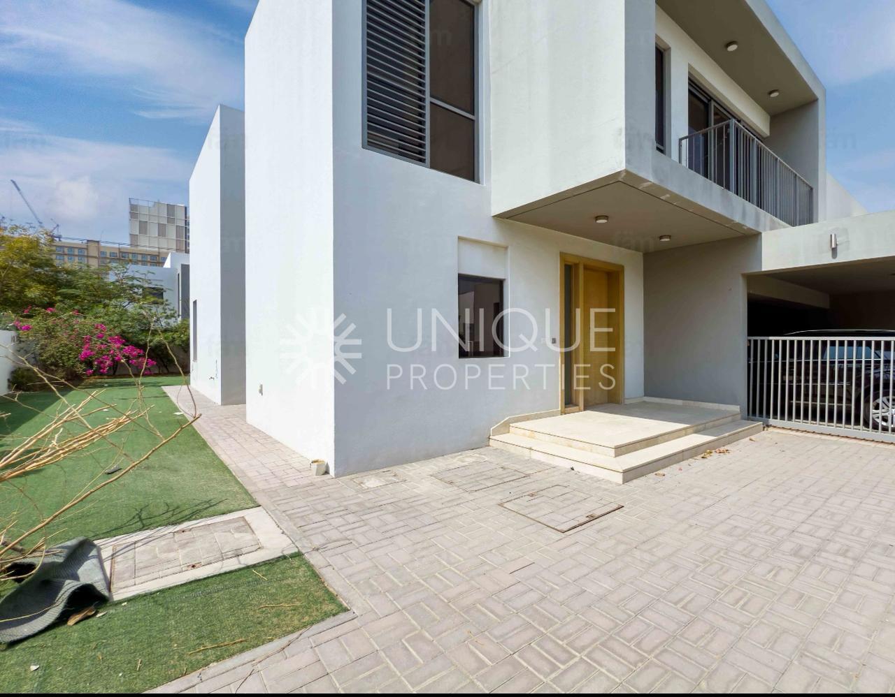Move In Ready | Spacious Villa | Premium Living