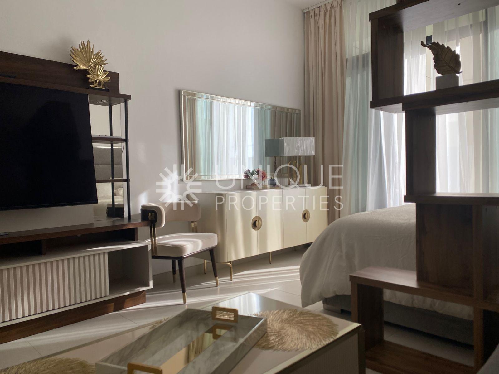 Stylish Modern Studio | Pool View |Prime Residence